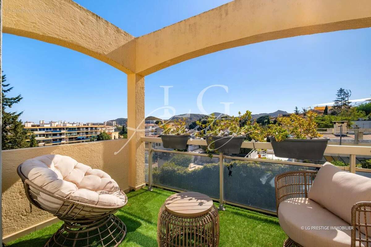Appartement à MANDELIEU-LA-NAPOULE