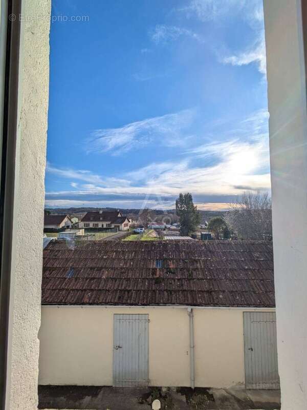 Maison avec travaux : 3 pièces en duplex et jardin - photo 5