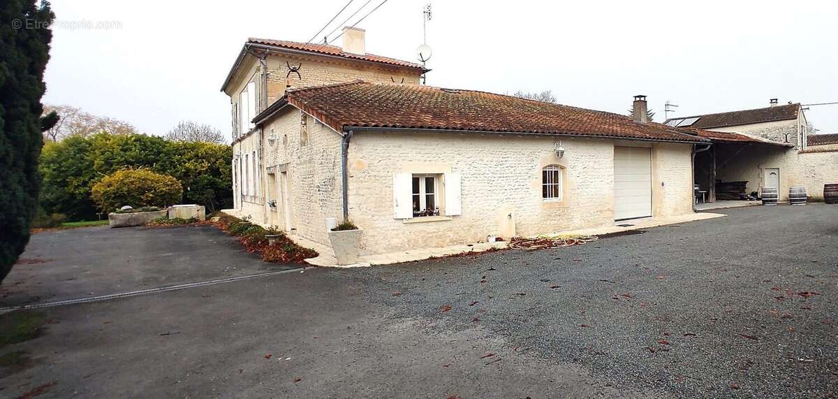 Maison à PERIGNAC