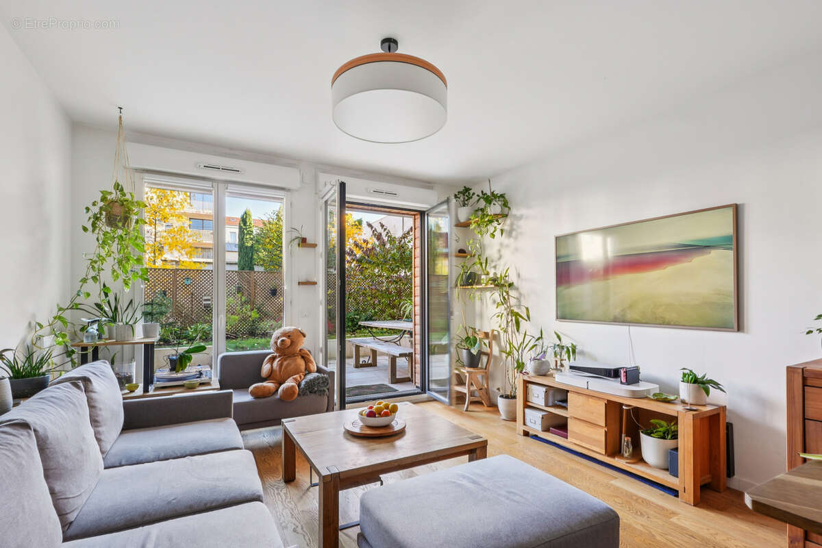 Appartement à MONTROUGE