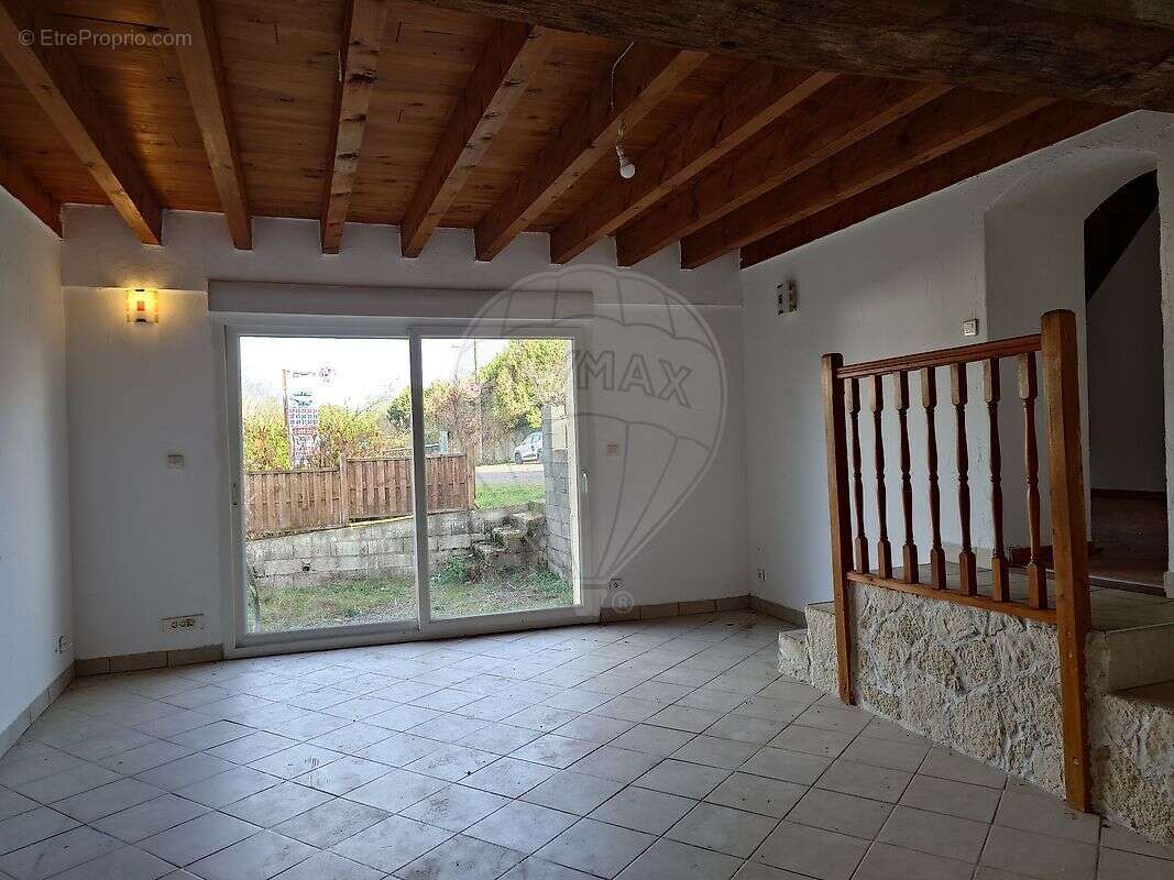 Maison à LUZY