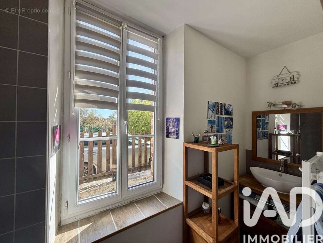 Maison 130 m² à Villemer  - photo 6