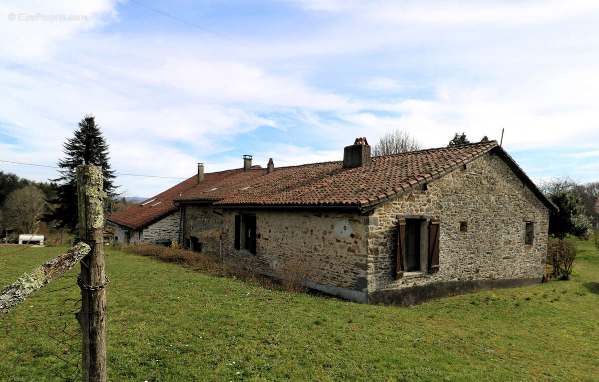 Joli ensemble immobilier à la campagne, 4 ou 5 logis, idéal résidence secondaire d'amis ! - photo 4