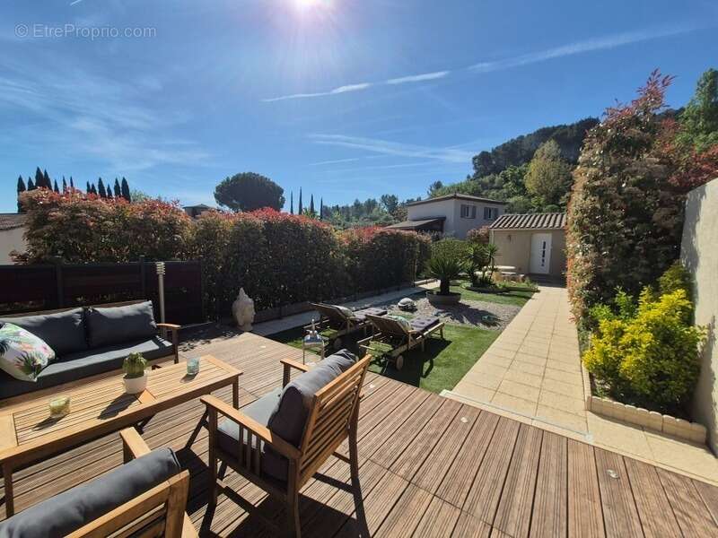 Maison à SOLLIES-VILLE