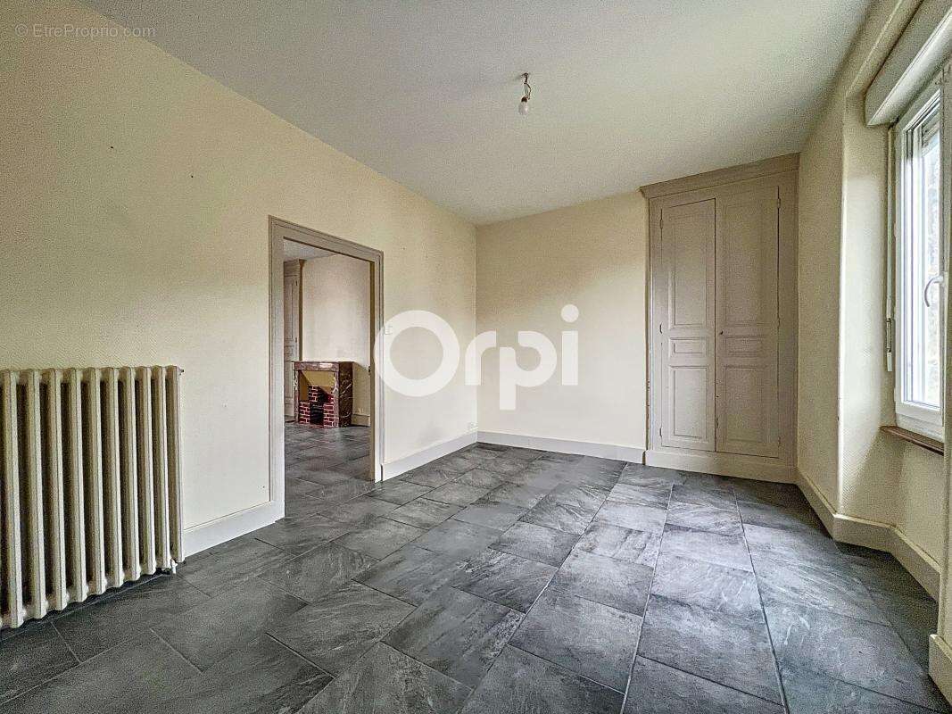 Appartement à SAINT-ELOY-LES-MINES