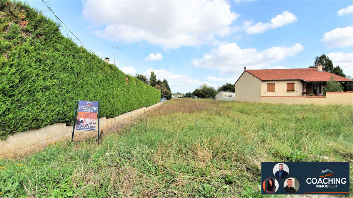 Terrain 1238 m² à Pringy  - photo 4