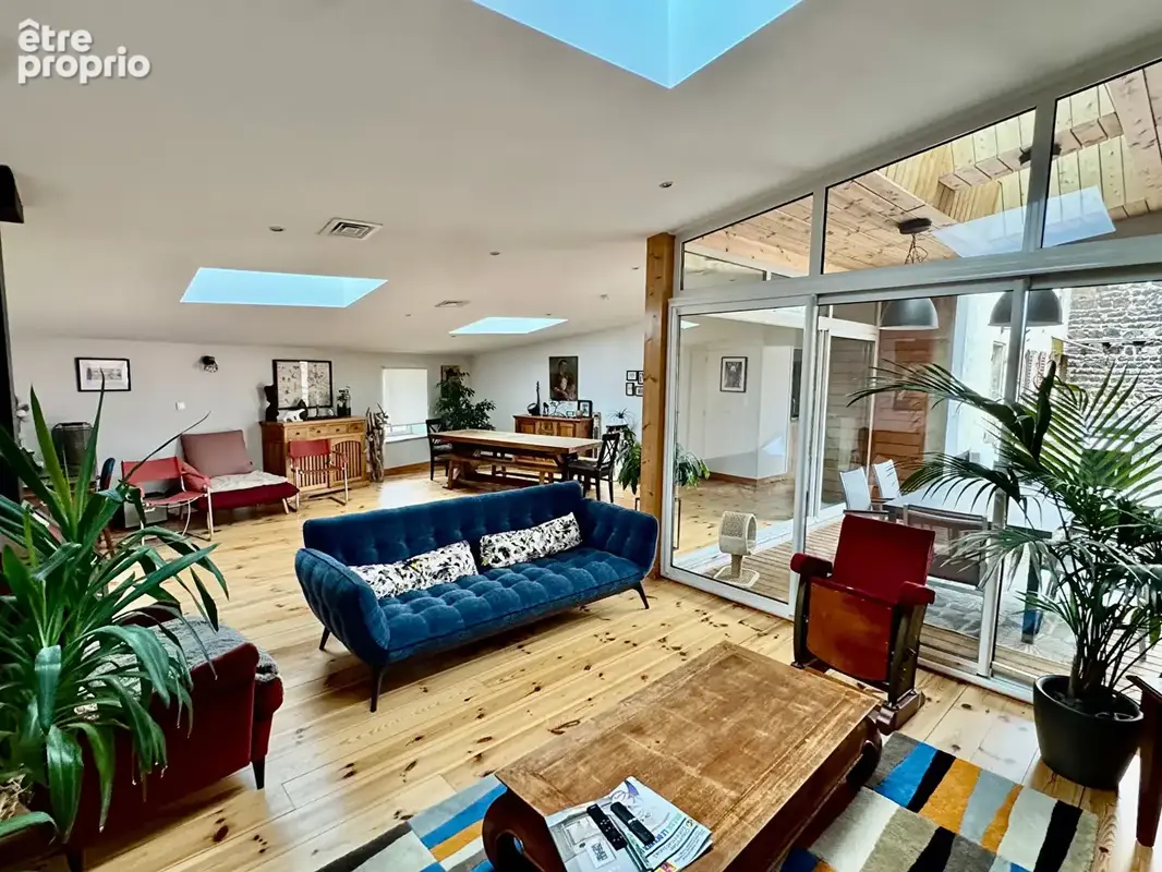 CEYRAT BOISSEJOUR / Ensemble immobilier de plus de 200 M2 - Atypique et Fonctionnel ! - photo 7