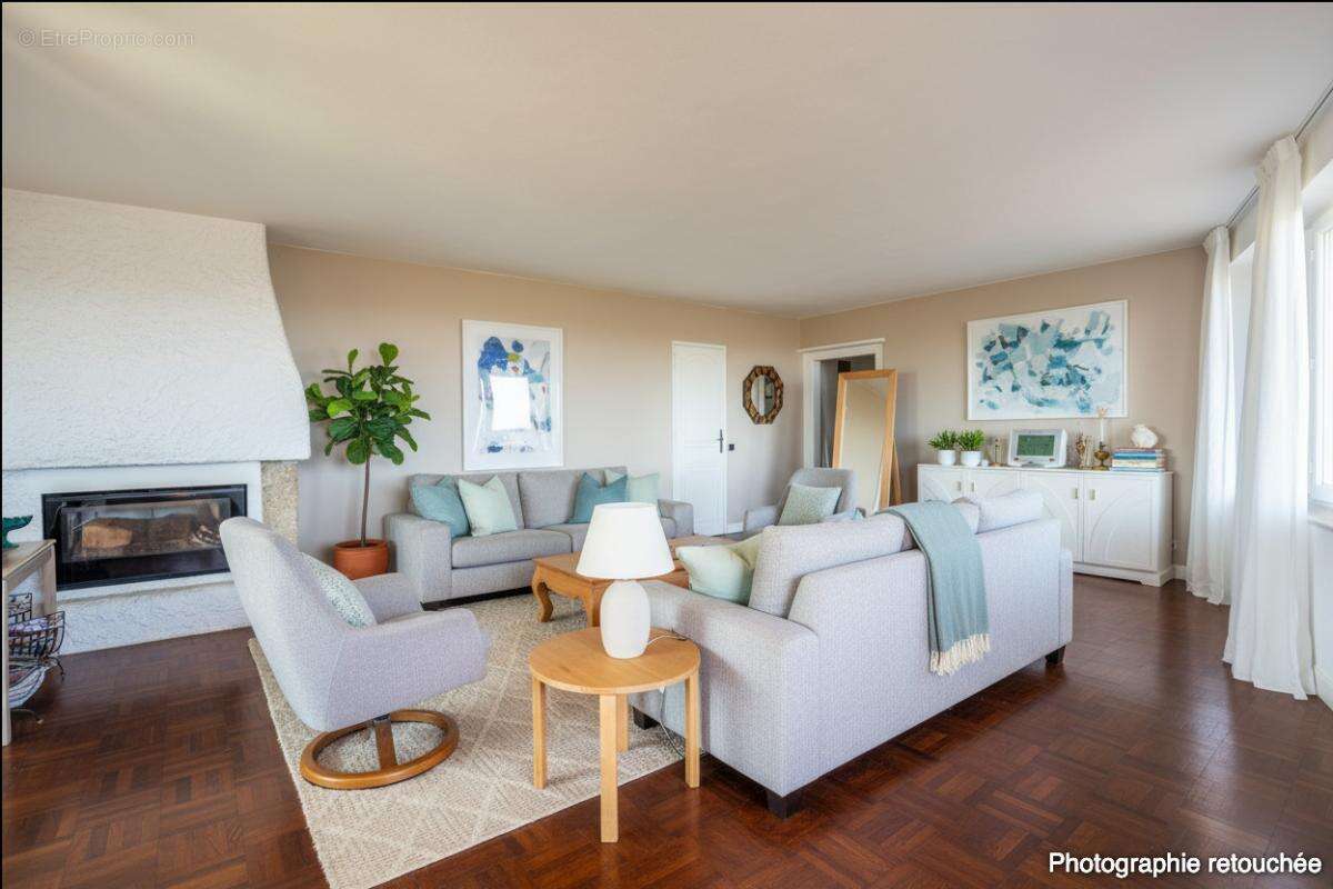 Maison à ROQUEBRUNE-SUR-ARGENS