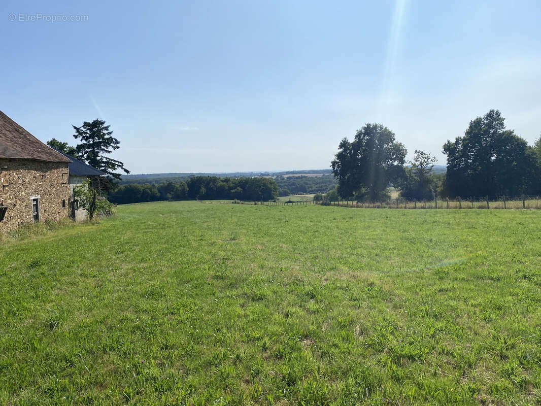 Maison à SAINT-CYR-LES-CHAMPAGNES