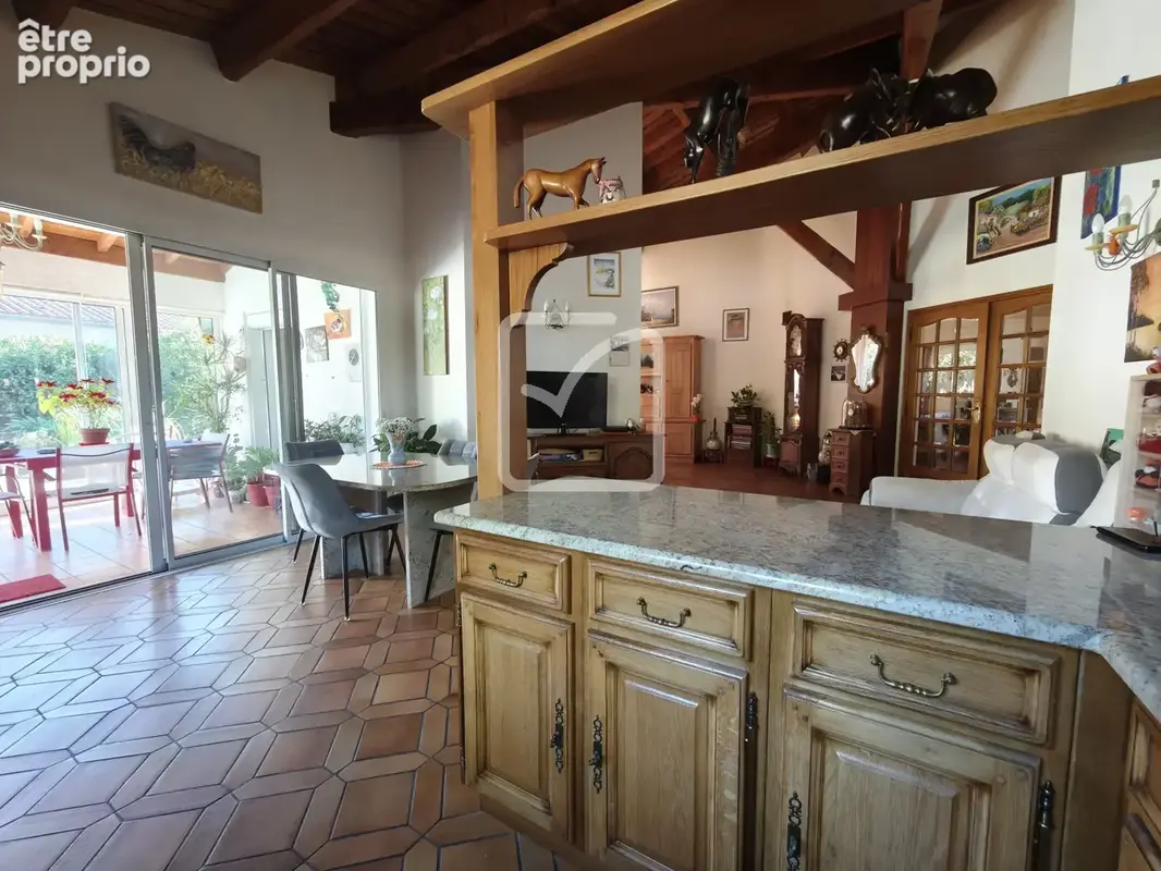 Agréable vaste maison d'habitation en zone calme et résidentielle - photo 11