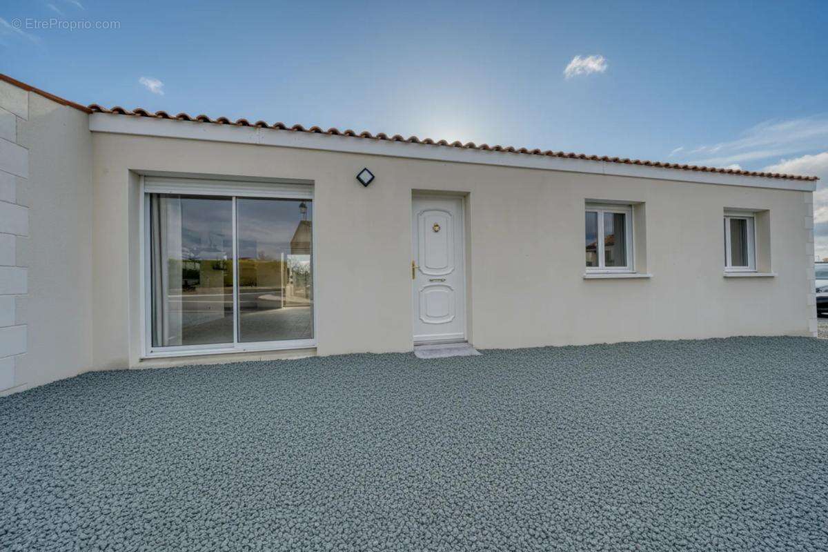 Maison à VILLARS-EN-PONS