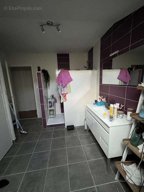 Appartement à BOURG-DE-PEAGE