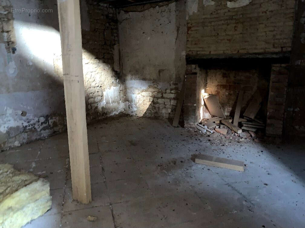 Maison à MONTIGNY-LE-FRANC