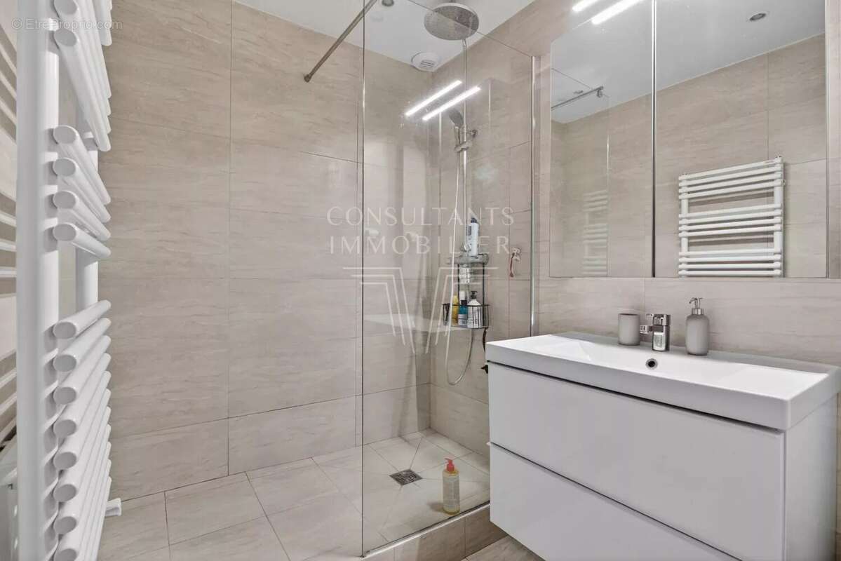 Appartement à LEVALLOIS-PERRET