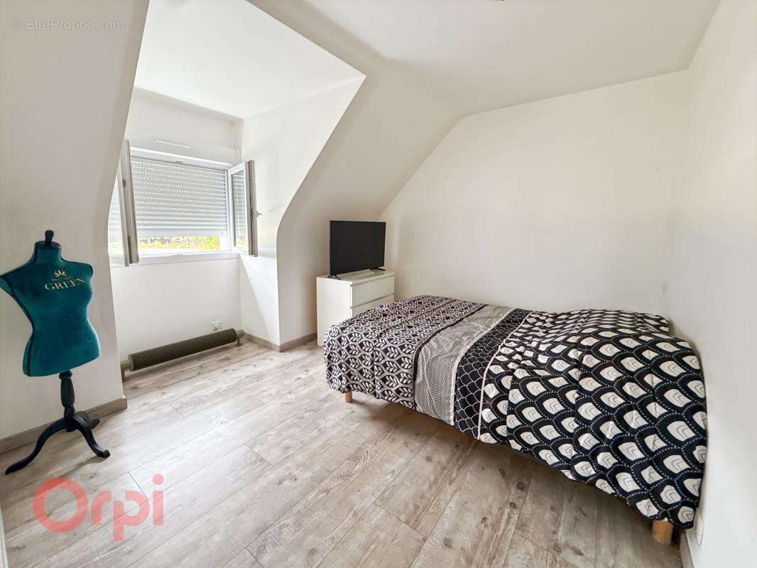 Maison familiale de charme avec dépendances à Romorantin-Lanthenay (41) - photo 12