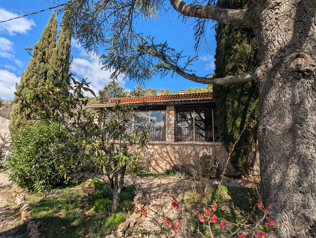 Maison à VILLECROZE
