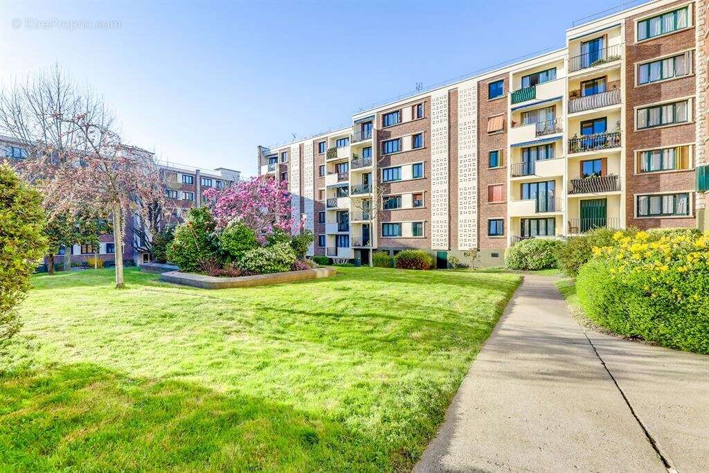 Appartement à L&#039;HAY-LES-ROSES