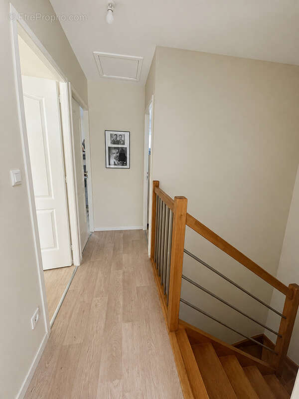 Maison 80 m² à La Chapelle-Saint-Ursin  - photo 10