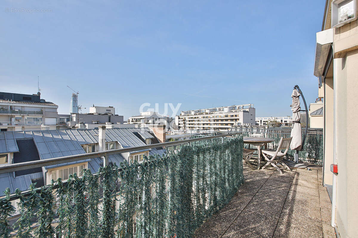 Appartement à PARIS-15E