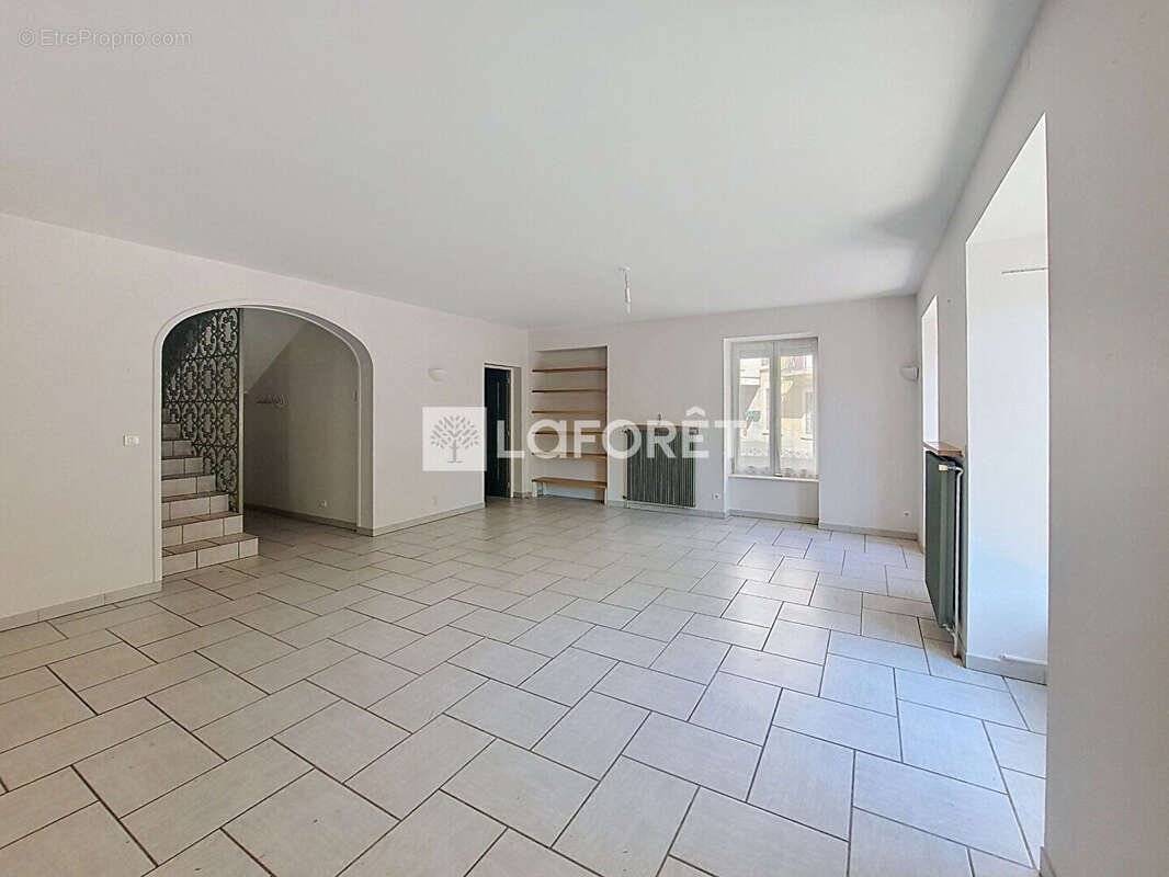 Maison à BRIVES-CHARENSAC