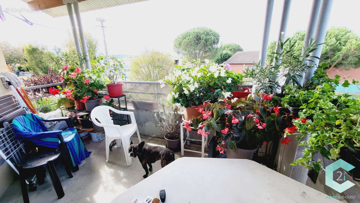 Appartement à CAZERES