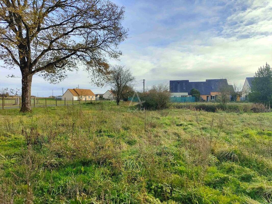 Terrain à VILLAINES-SOUS-MALICORNE