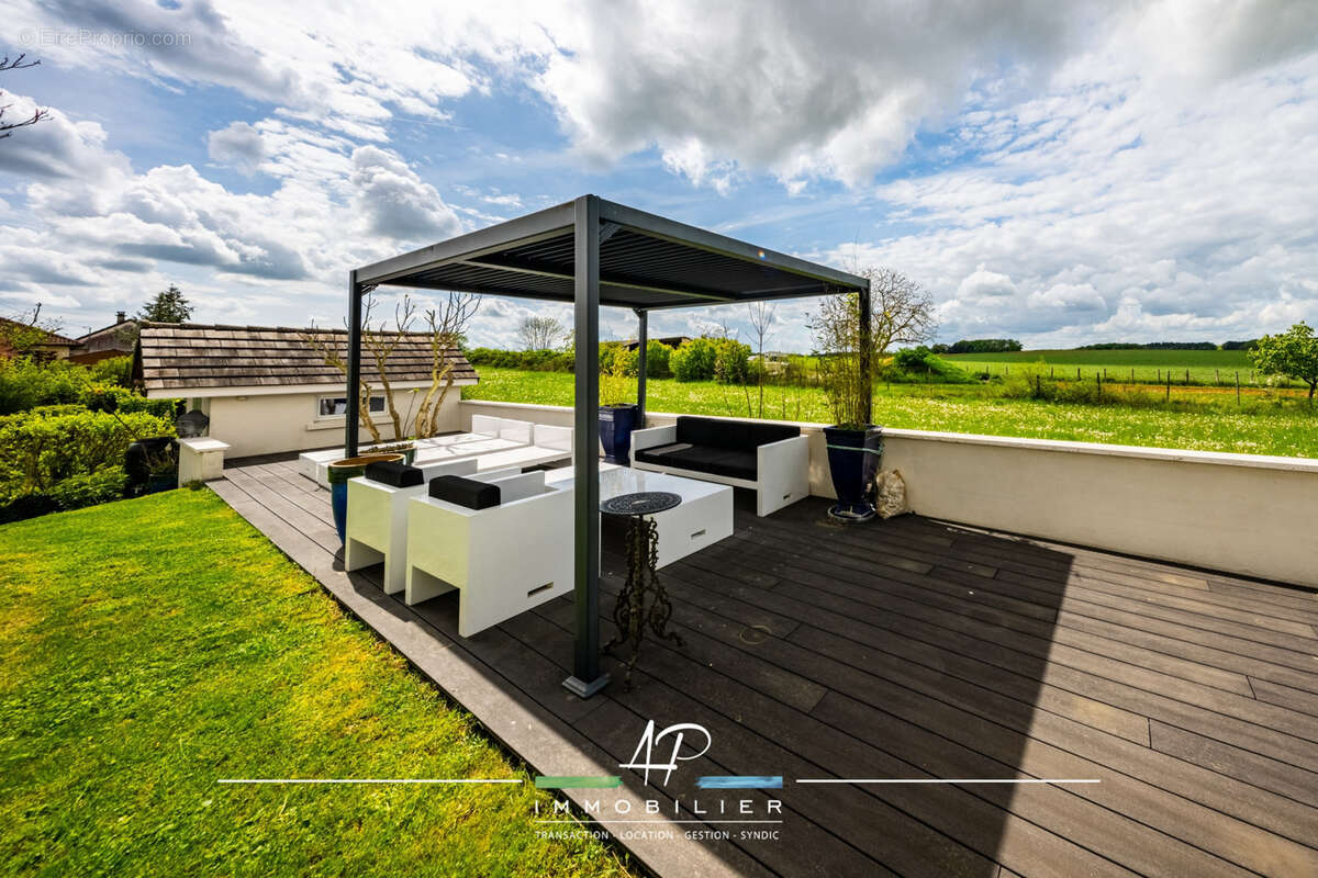 Maison à BELLENEUVE