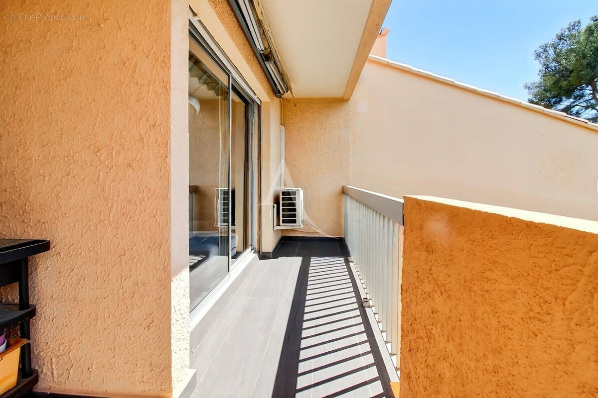 Appartement à CARQUEIRANNE