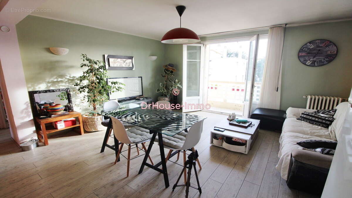 Appartement à MARSEILLE-9E