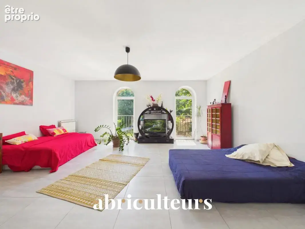 Mas provençal rénové de 249 m² avec dépendance en vente à Grans (13450) - photo 16