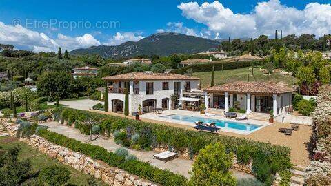 Maison à ROQUEFORT-LES-PINS