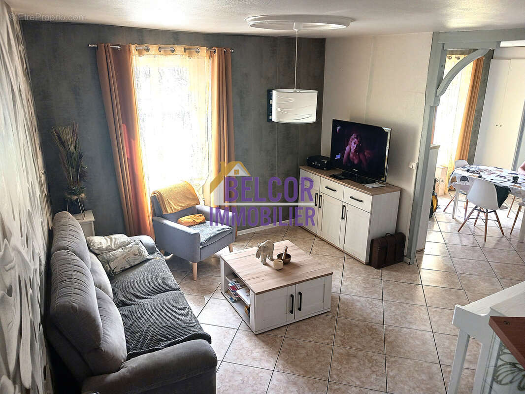 Maison à MANCHECOURT