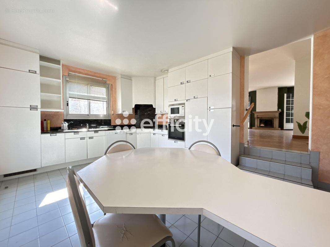 Maison 145 m² à Messigny-Et-Vantoux  - photo 8