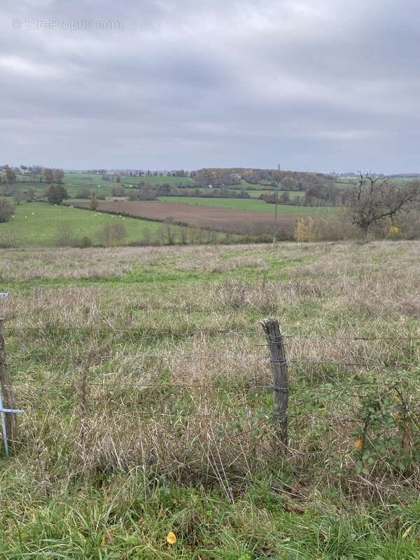 Terrain à CHAVROCHES