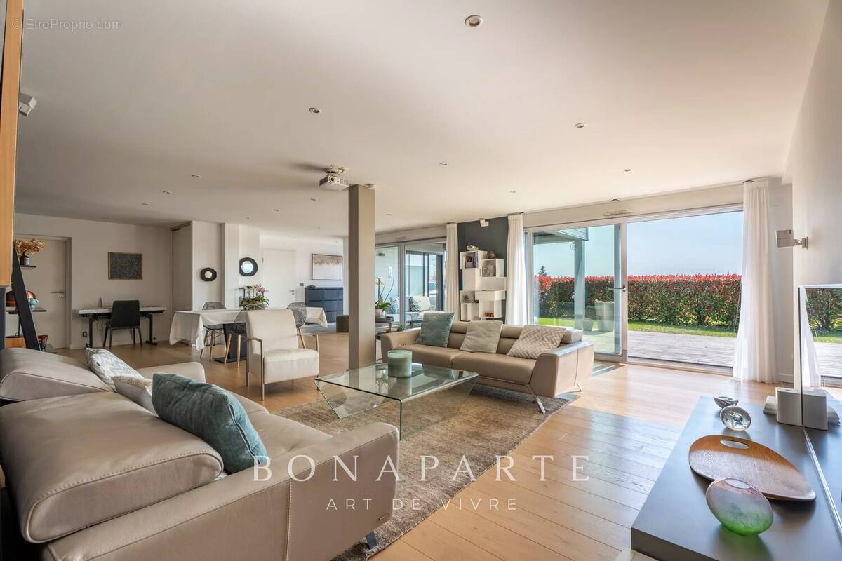 Appartement à DIVONNE-LES-BAINS