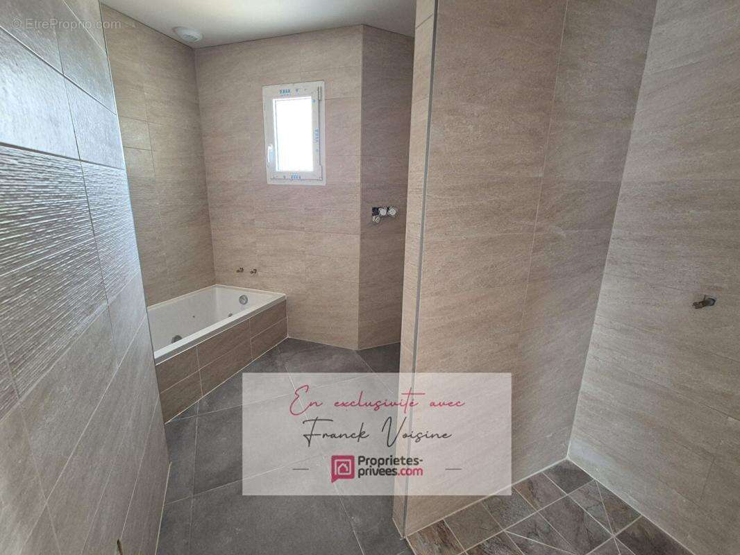 A VENDRE en Exclusivité à L'Oie, maison de 125 m2 avec 4 chambres sur une parcelle de 644 m2 env - photo 12
