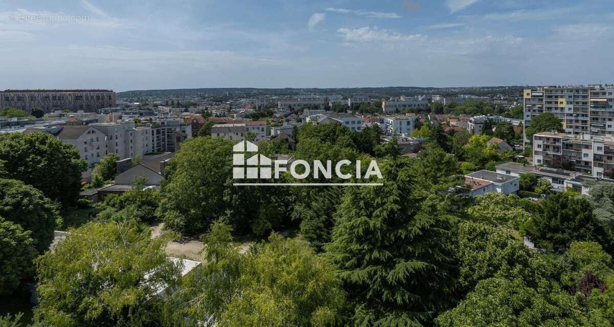 Appartement à FRESNES