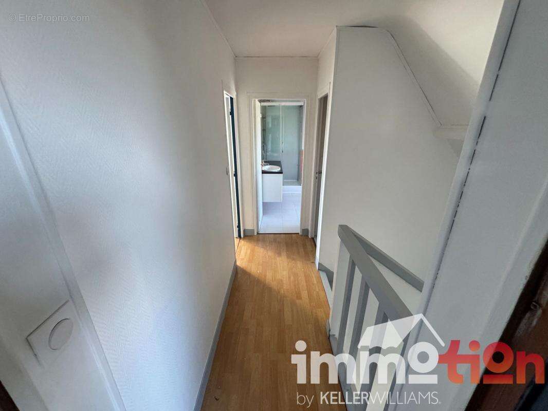 Maison à SAINT-QUENTIN-LA-MOTTE-CROIX-AU-BAILLY