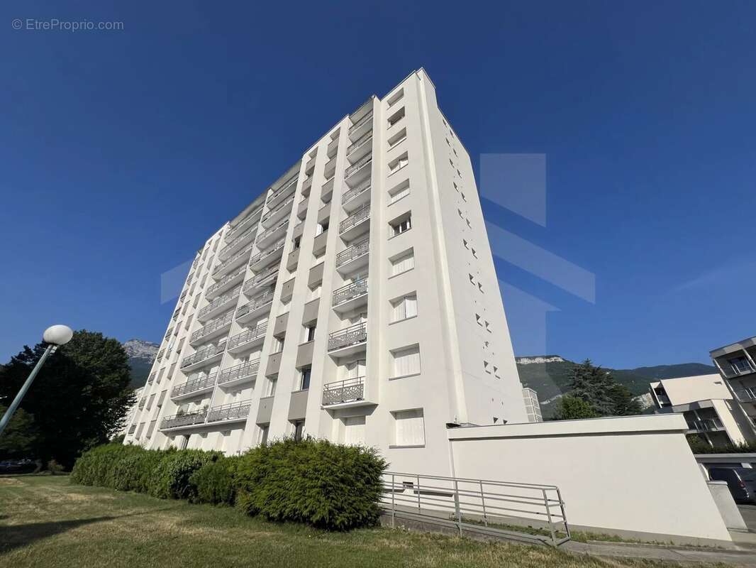 Appartement à FONTAINE