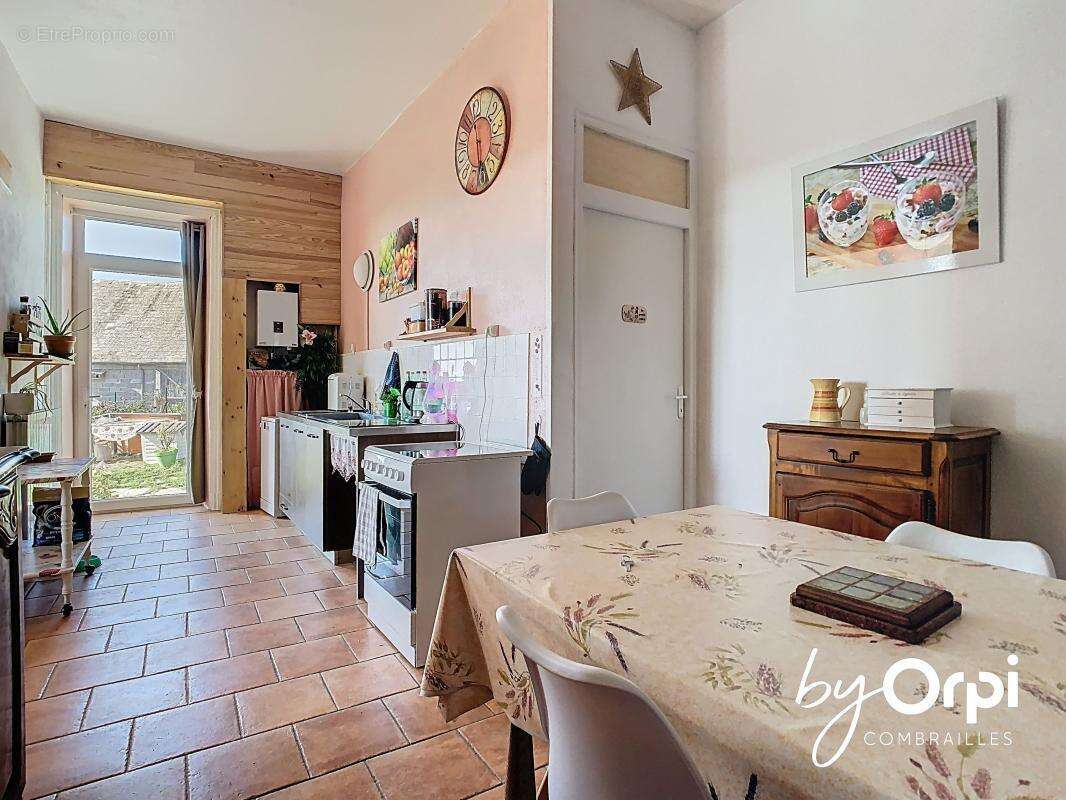 Maison à SAINT-MAURICE-PRES-PIONSAT