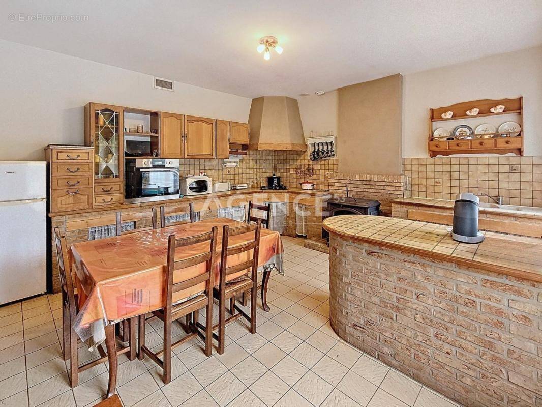 Maison à ESTREE-BLANCHE