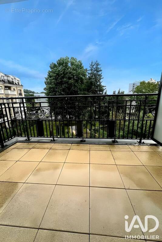Photo 1 - Appartement à LE PLESSIS-ROBINSON