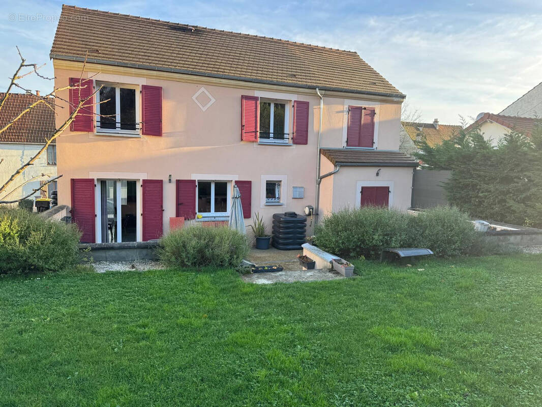 Maison à COUTEVROULT