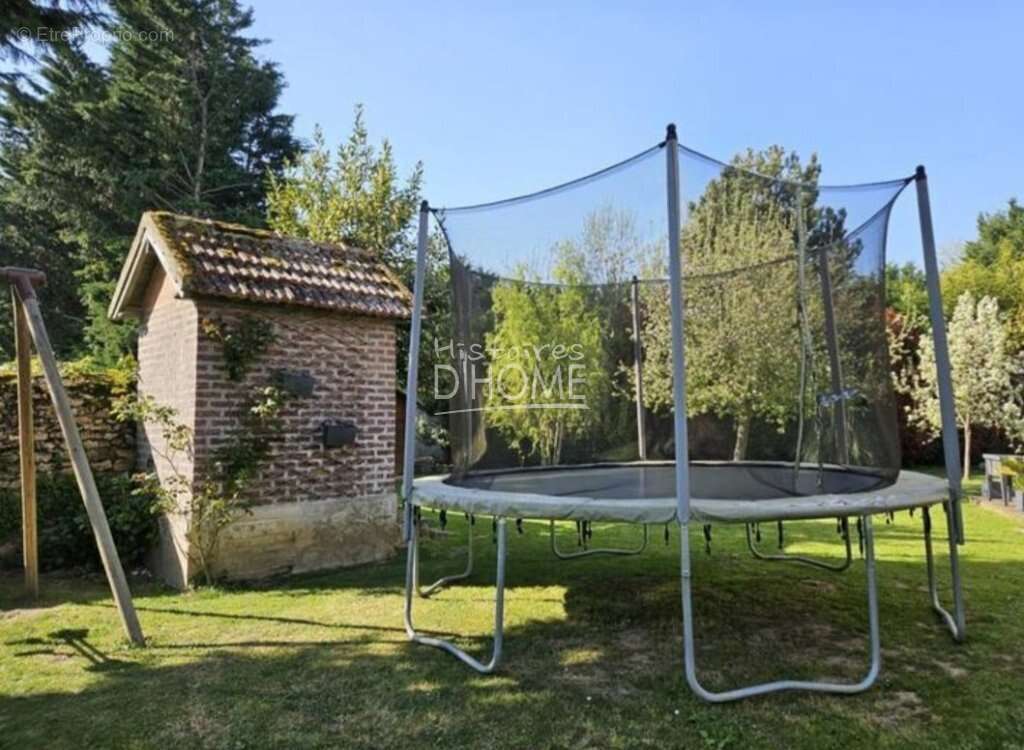 Maison à LE PLESSIS-FEU-AUSSOUX