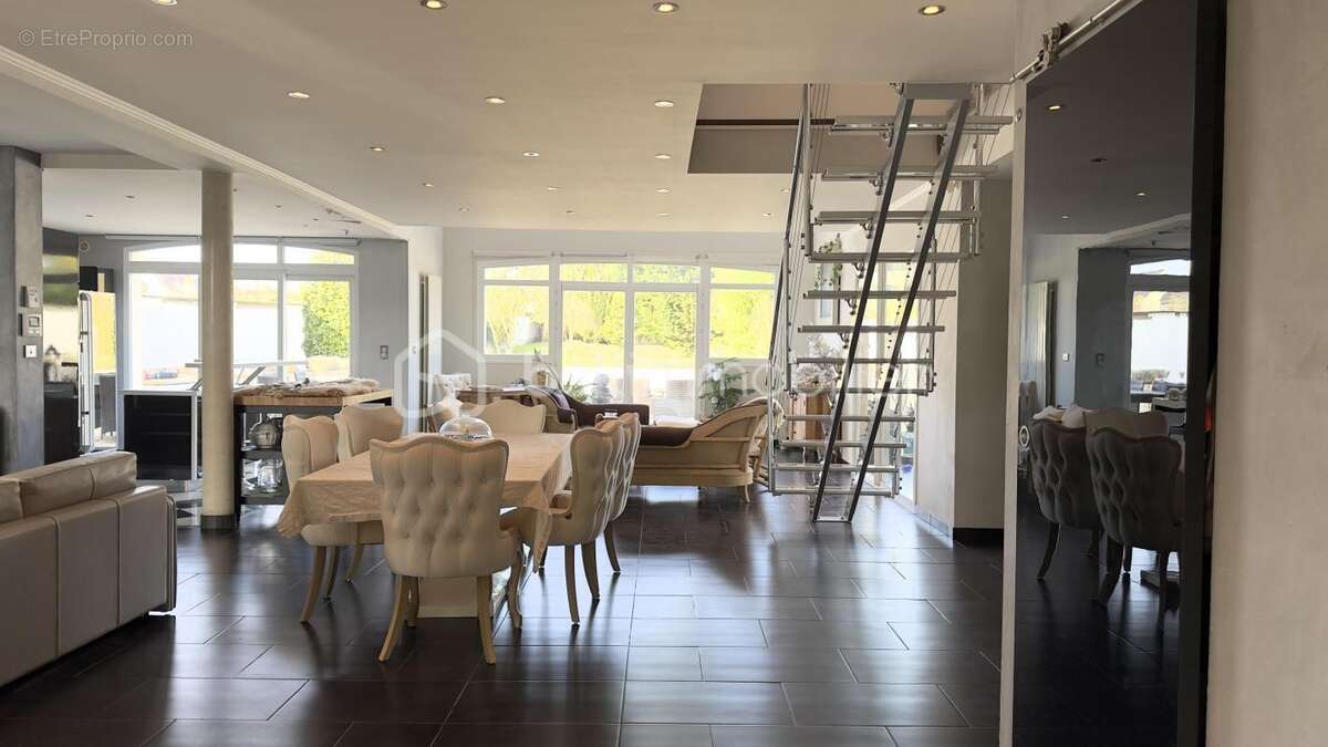 Maison à ARMENTIERES-EN-BRIE