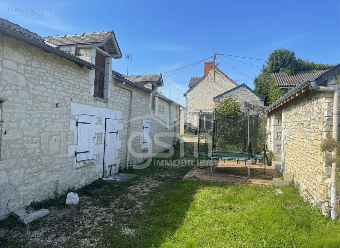 Maison à MARCILLY-SUR-VIENNE