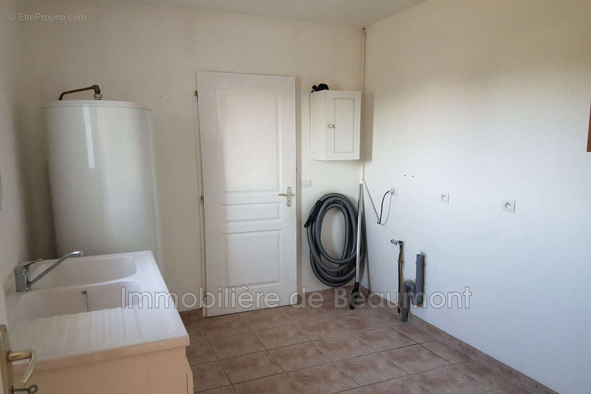 Maison à SAINT-SEBASTIEN-DE-MORSENT