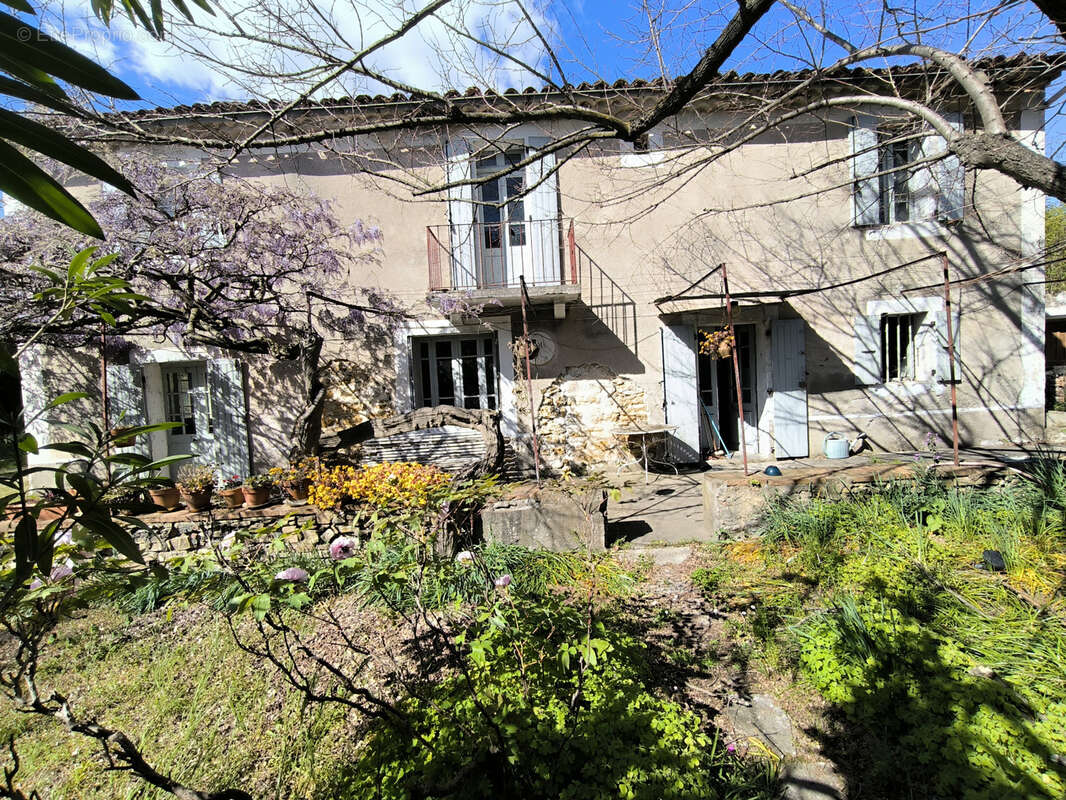 Maison de caractère avec jardin arboré de 1 150 m2   Centre de Saint-Christol-lès-Alès - photo 3