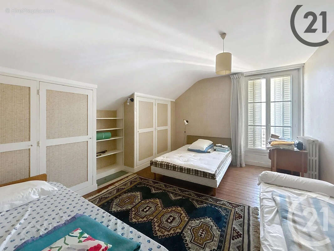 Maison 275 m² à Avon  - photo 32