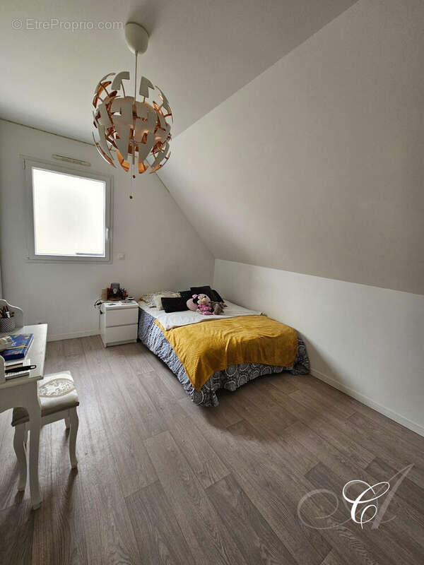 Chambre étage - Maison à PLEURTUIT